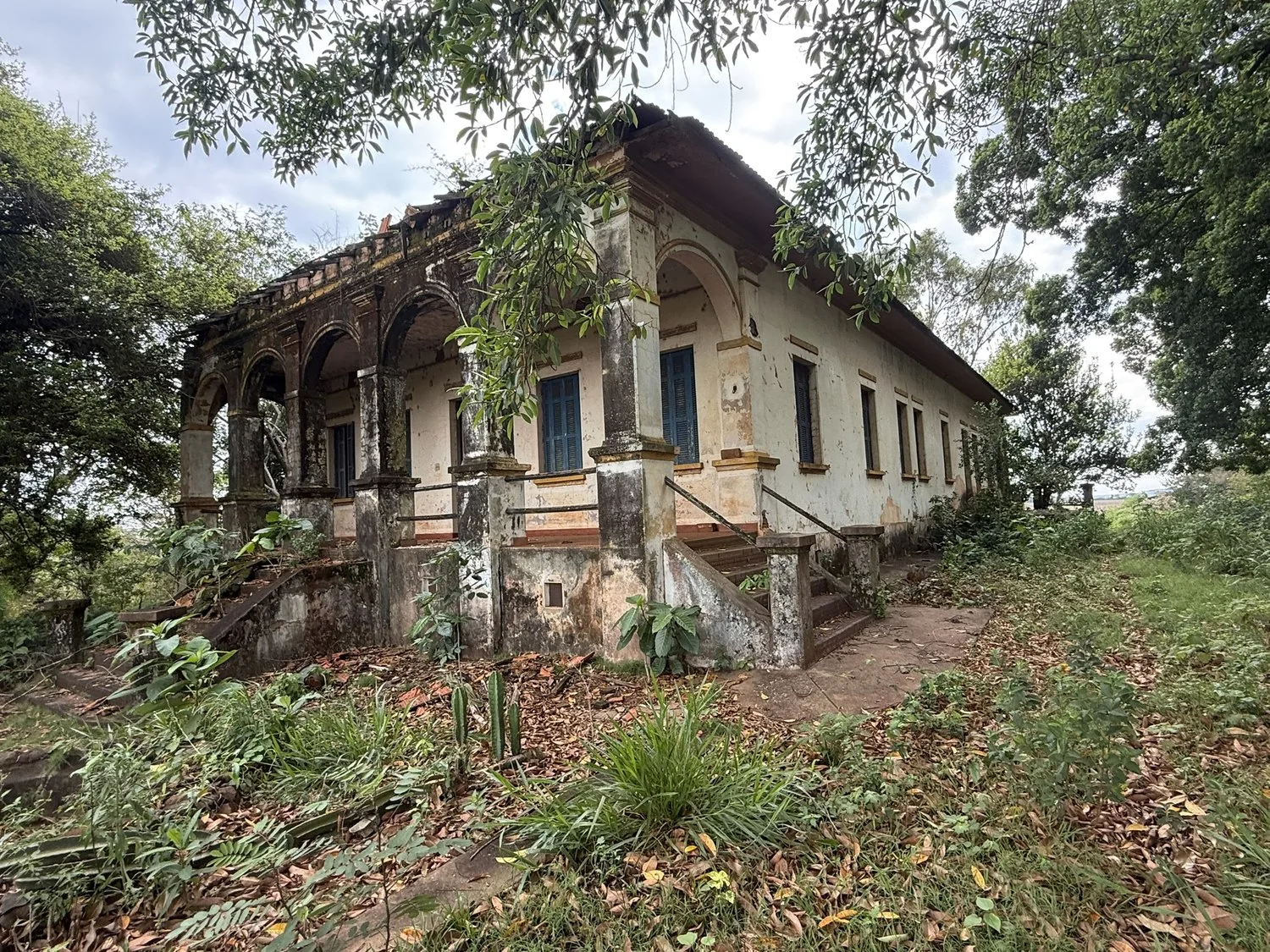 Location scout photograph of an abandoned country house